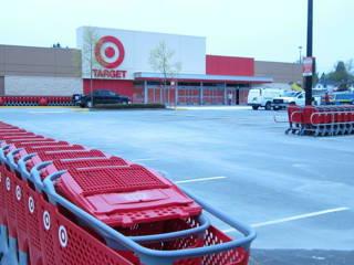 Target earnings miss, sales fall as consumers buy fewer groceries and home goods