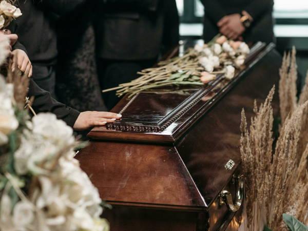 74-year-old woman pronounced dead in hospice care found breathing at funeral home
