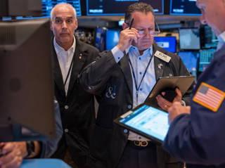 US credit spreads widen on political jitters, Treasuries rally