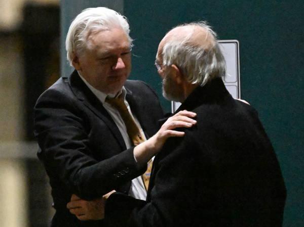 Julian Assange arrives home in Australia a free man after U.S. plea deal