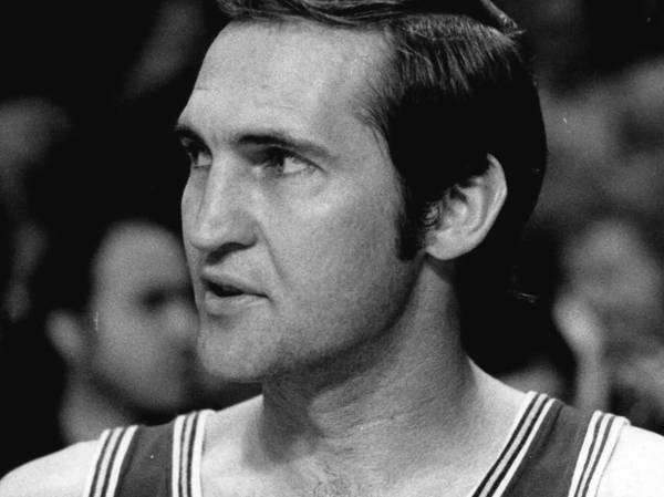 Jerry West, Lakers legend as a player and executive, dies at 86