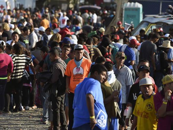 A group of 2,000 migrants advance through southern Mexico in hopes of reaching the US