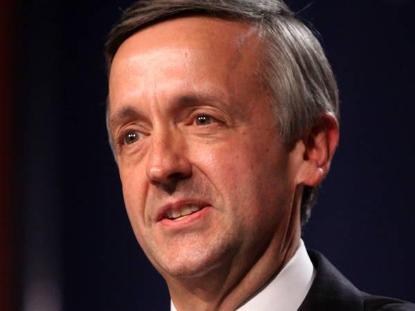 Pastor Robert Jeffress vows to rebuild historic Dallas church heavily damaged by fire