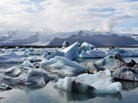 Melting polar ice is changing the way the Earth spins and making days longer, study shows
