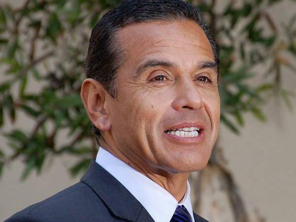 Former LA Mayor Antonio Villaraigosa again running for California governor