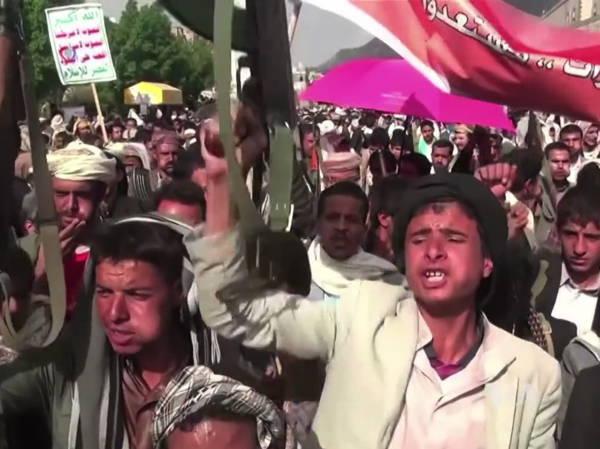 Yemen’s Houthi rebels claim drone strike that leaves 1 dead, at least 10 injured in Tel Aviv