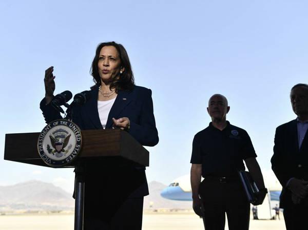6 House Dems vote with GOP to condemn Kamala Harris for 'border czar' role