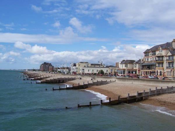 Bognor Regis: People treated for injuries after possible noxious substance thrown