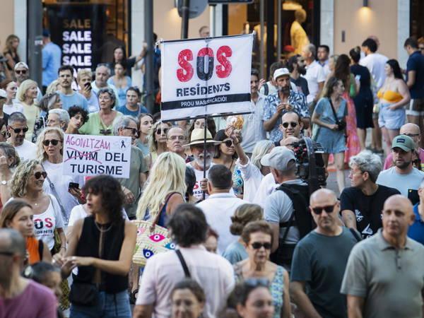 Thousands rally in Spain's Mallorca against mass tourism
