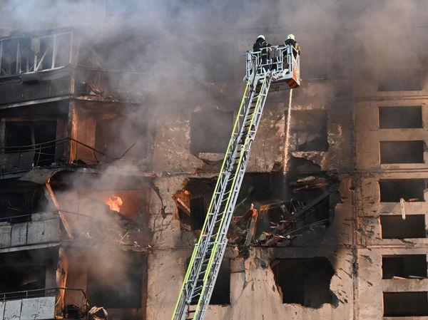 Russian bomb strikes Kharkiv apartment building, one dead, 42 injured, officials say