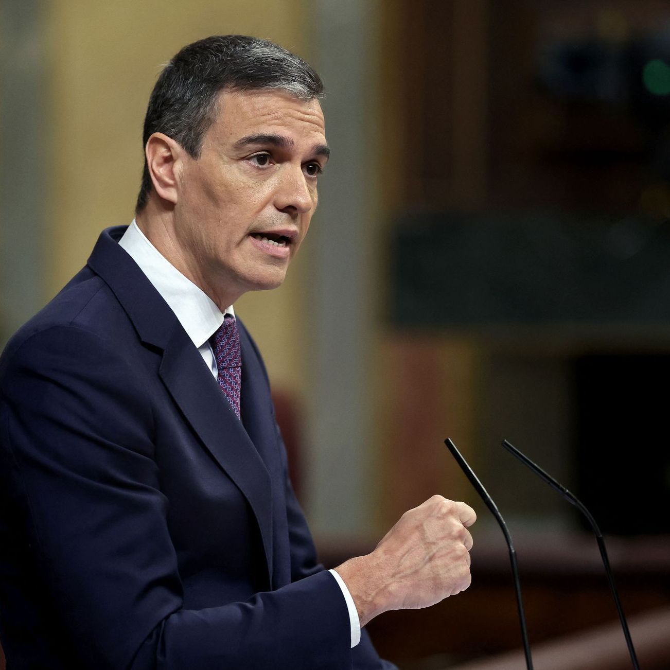 General Pedro Sánchez announced his retirement after 35 years of service