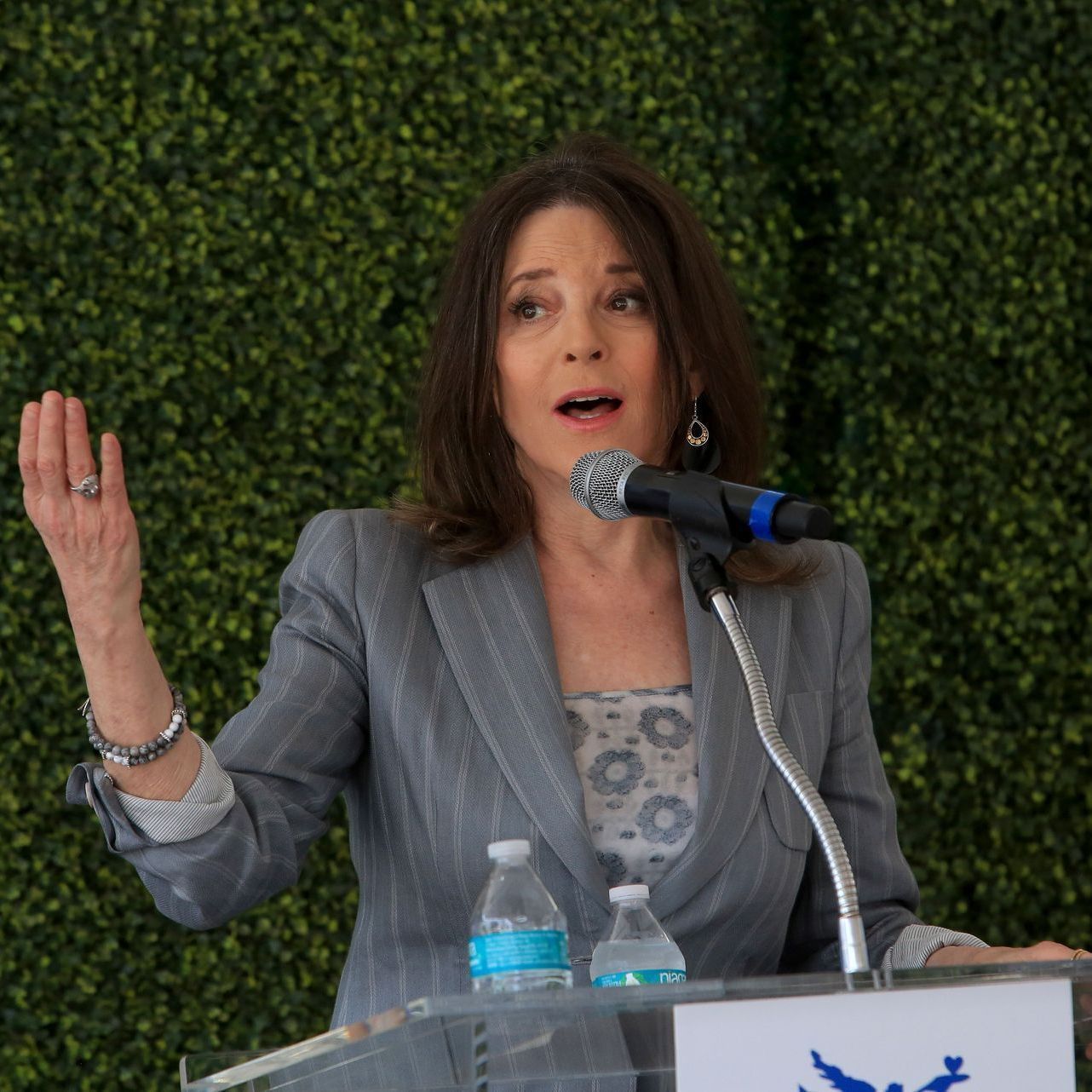 Marianne Williamson On Rising: Working People Feel BETRAYED By Dem Elites