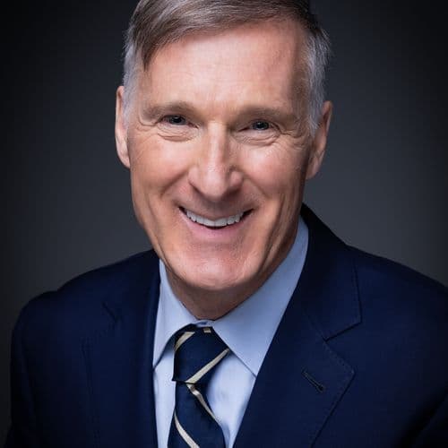 Maxime Bernier Is Violently Attacking a Police Woman!