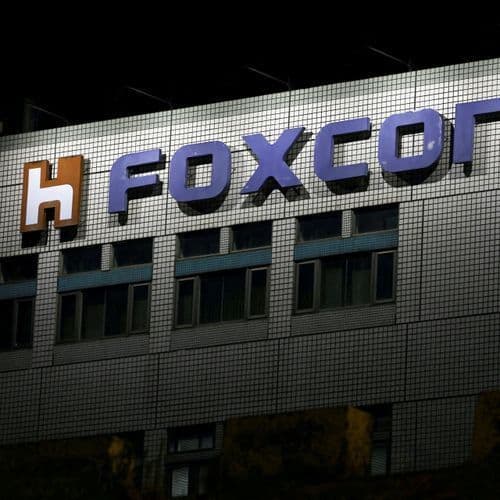 Apple’s First Foldable iPhone Likely to Enter Production in Late 2025, Launch Expected in 2026