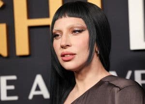 Anne Hathaway To Play A "Taylor Swift, Lady Gaga" Type Character In What Will Surely Become My Favorite Movie Of All Time