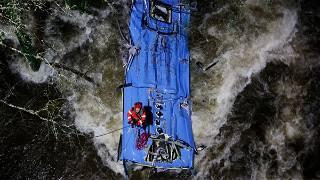 Two dead and three missing after a bus fell into the Lérez river in Pontevedra