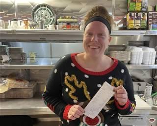 Wisconsin waitress gets US$1K tip from Christmas customer
