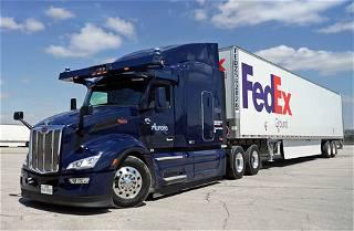 FedEx to Cut More Than 10% of Officer, Director Jobs