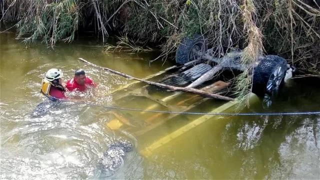 Mexico finds 14 bodies in overturned pickup truck in canal
