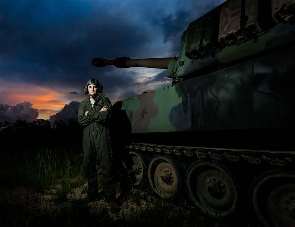 Ukrainian troops complete UK training for Challenger 2 tanks
