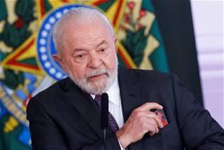 Brazil’s Lula contracts pneumonia, pushes back China trip