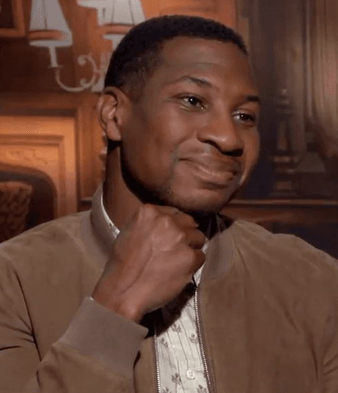 Jonathan Majors shares texts from alleged victim that appear to prove innocence