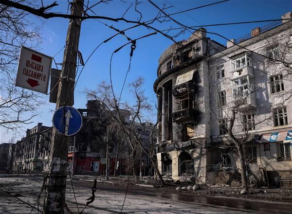Ukraine war: Battle for Bakhmut 'stabilising', says commander