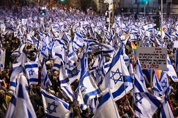 Israelis protest legal overhaul plans for 11th week