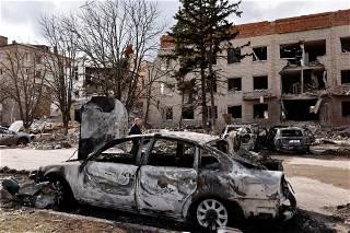 Ukraine Shuts 'Post-Apocalyptic' Battlefield Town to Civilians