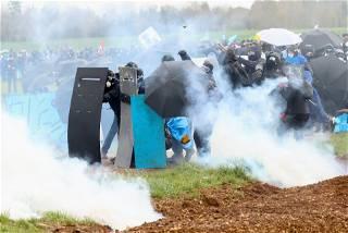 French police accused of using excessive force during pension protests
