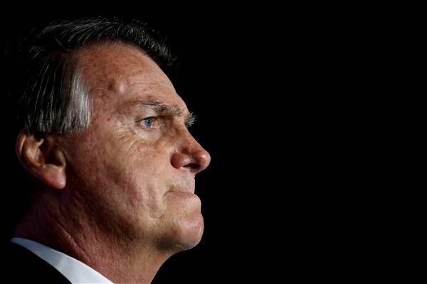 Brazil watchdog tells Bolsonaro to cede jewels from Saudis