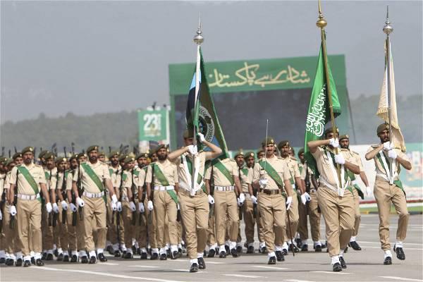 Pakistan army says 'terrorists' from Iran side kill four soldiers