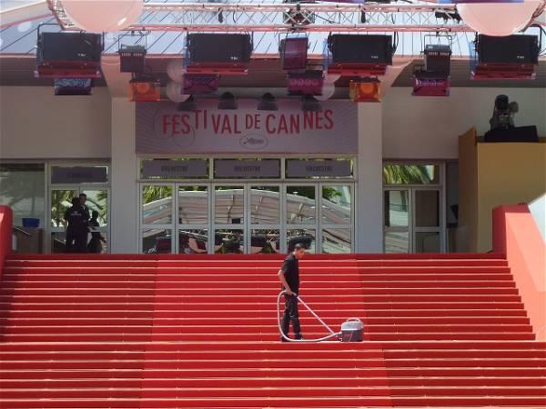 France’s Justine Triet wins Cannes Palme d’Or for murder mystery ‘Anatomy of a Fall’