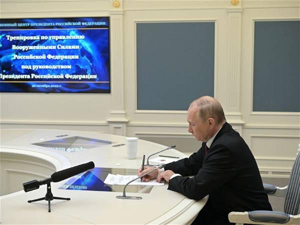 Russia signs deal to deploy tactical nuclear weapons in Belarus