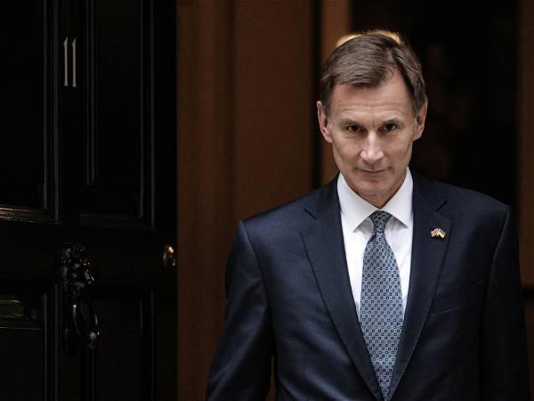 Jeremy Hunt backs interest rate hikes even if they push UK into recession