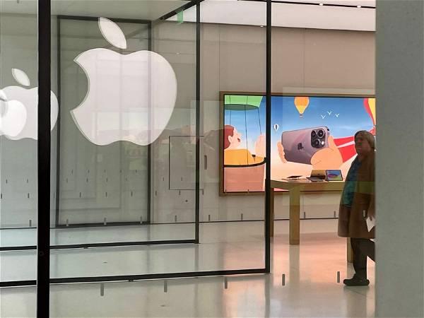 In challenge to Meta, Apple expected to unveil mixed-reality headset