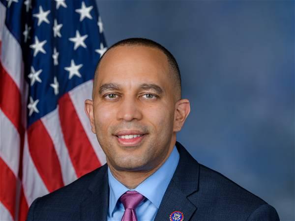 House GOP in ‘a civil war,’ Hakeem Jeffries says