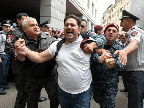 Armenia protests follow Nagorno-Karabakh ceasefire