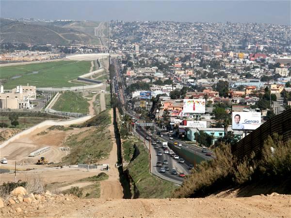 US-Mexico border is world's deadliest land route, UN says