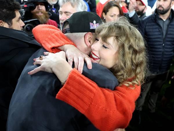 Conservative attacks build on Taylor Swift after Chiefs win