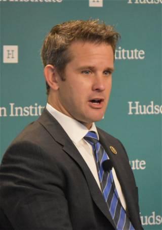 Kinzinger says Johnson ‘doesn’t have the political acumen’ to cut deal with Dems on Ukraine aid