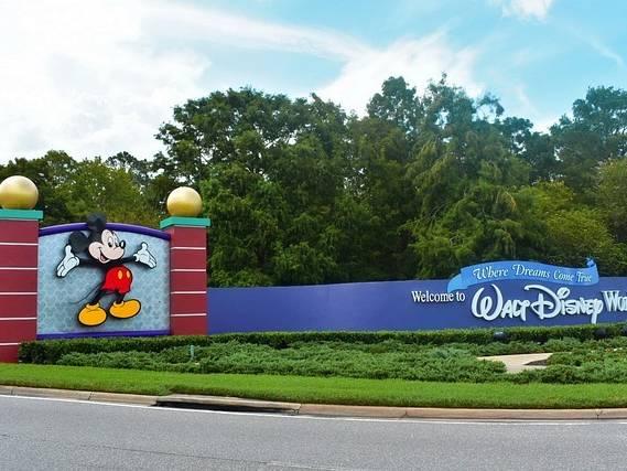 Lawsuit alleges New York doctor died of allergic reaction after eating at Disney World restaurant