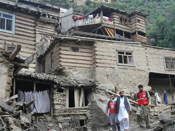Afghanistan: Several killed, dozens trapped as avalanche hits Nuristan province