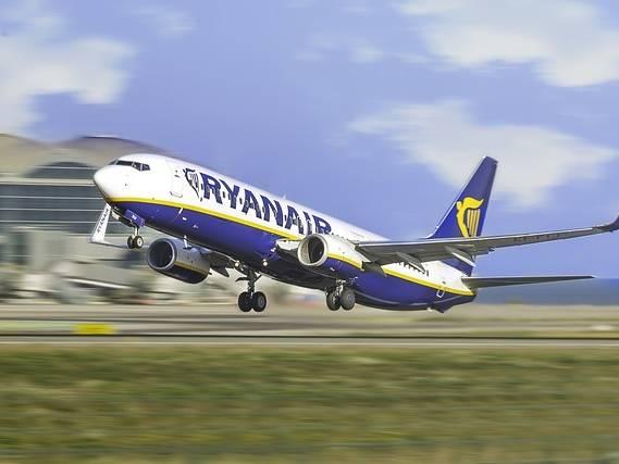 Ryanair warns of 10% fare rise this summer due to lack of planes