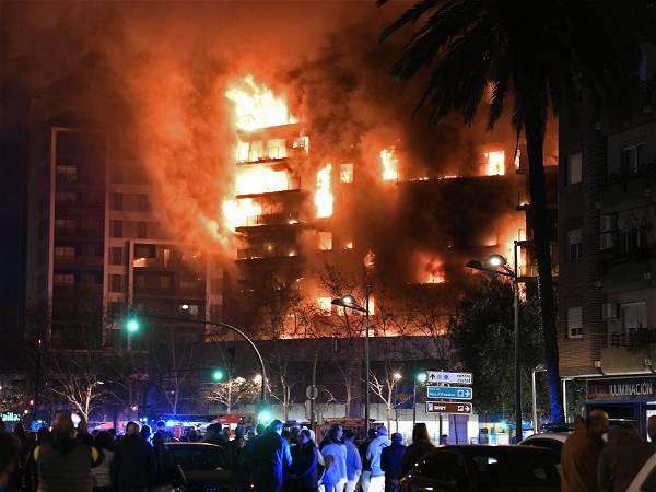 Five dead and as many as 15 people still missing in Valencia fire