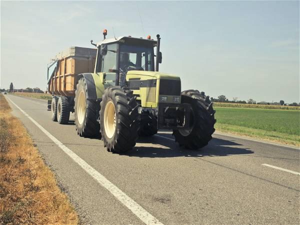Farmers protest across Europe, press ministers to act