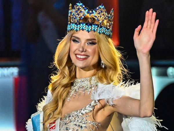 Czech Republic's Krystyna Pyszková is crowned Miss World in India