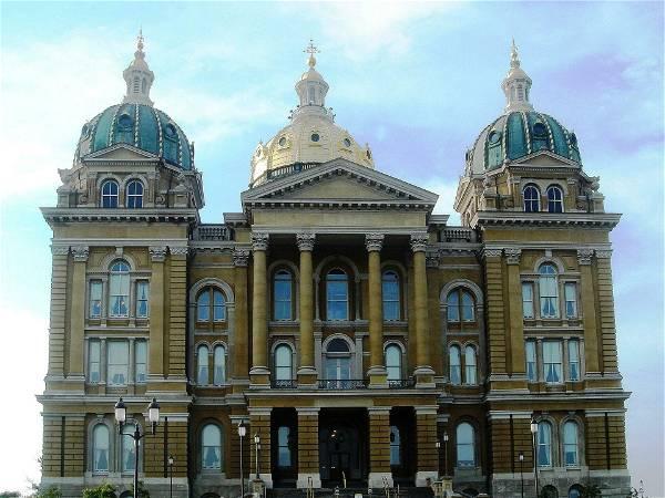 Iowa House OKs bill to criminalize death of an "unborn person" despite IVF concerns