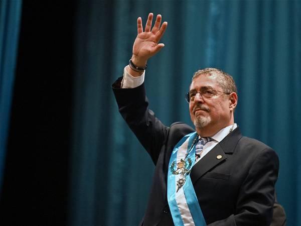 Kamala Harris will meet Guatemalan leader Arévalo on immigration and his anti-corruption drive