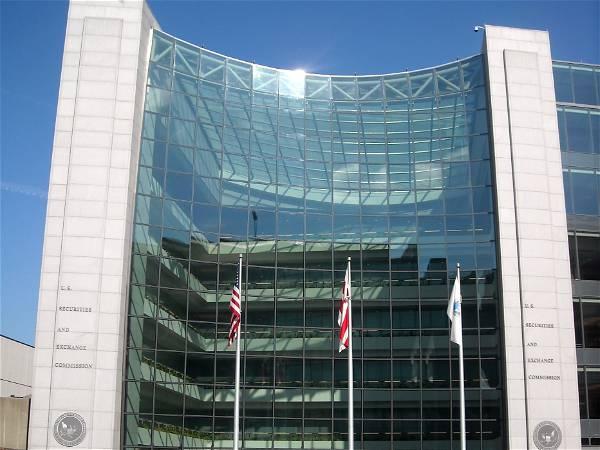SEC charges 17 individuals for alleged $300 million Ponzi scheme targeting Latino community